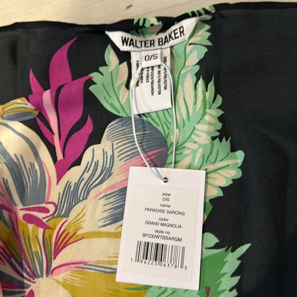 Walter Baker NWT Paradise Sarong in Grand Magnolia color, 100% Polyester. - Picture 7 of 9